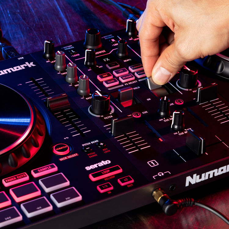 NUMARK MIXTRACK PLATINUM FX – Image 11